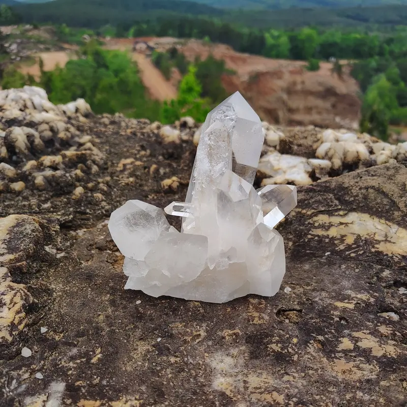 Compact Clear Quartz Crystal Cluster – Small Energy Stone For Desk Or Altar 1