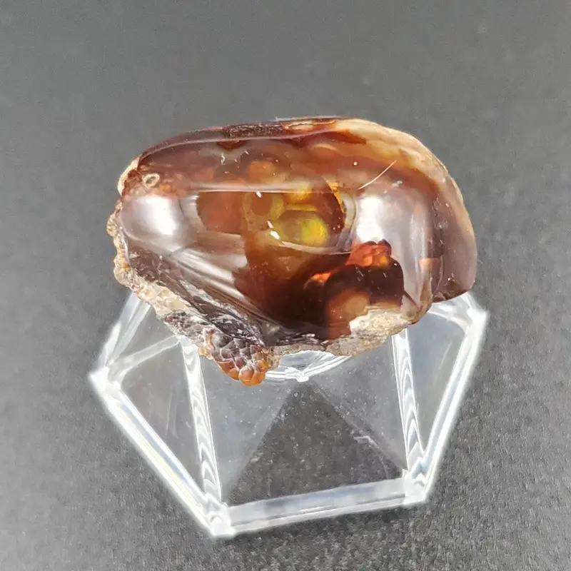 Fire Agate Specimen – Mix Of Rough And Polished Pieces 1