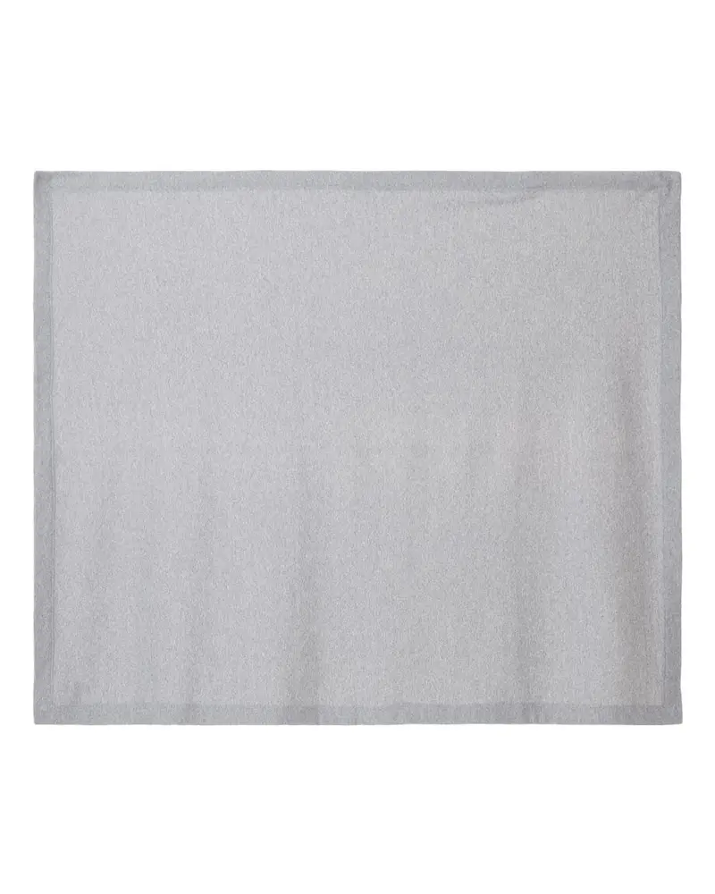 Gildan Heavy-Blend Fleece Blanket – Durable Stadium-Style Throw 1