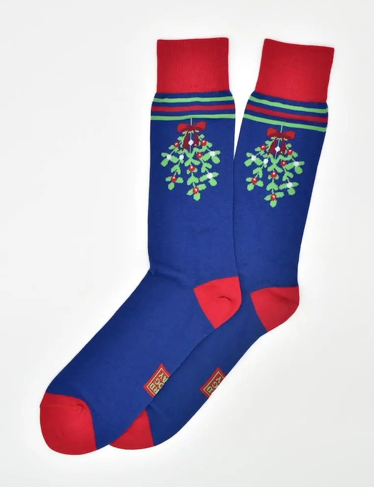 Mistle-Toes Blue Festive Socks – Punny Christmas Footwear 1