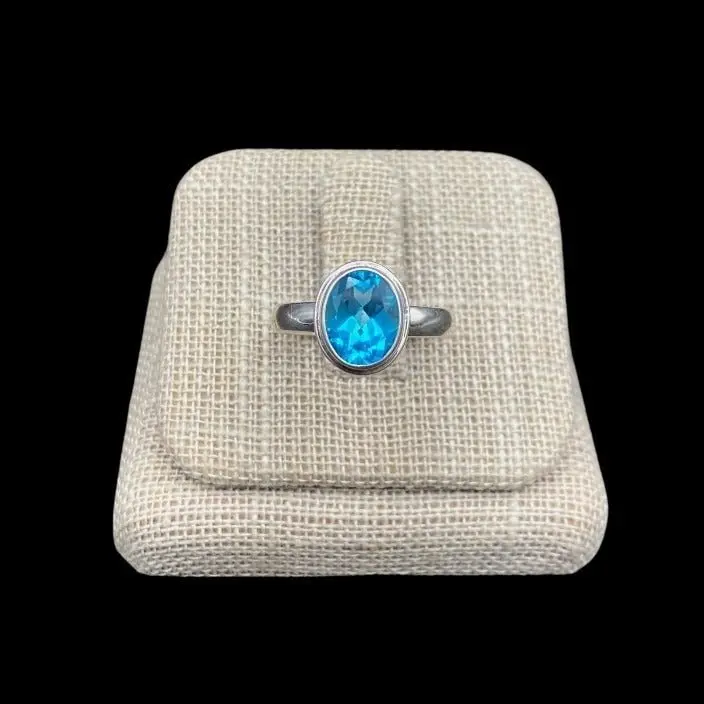 Oval Blue Topaz Ring Set In Sterling Silver 1