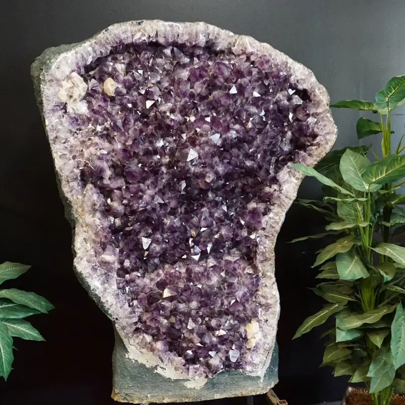 Premium Amethyst Geode Specimen For Collectors & Interiors 1