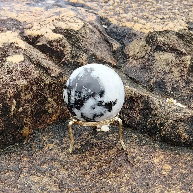 Rainbow Moonstone Sphere – Meditation & Energy Focus 1