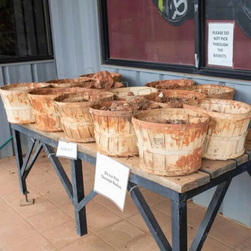 Raw Quartz Basket With Fresh Soil And Oxalic Acid Treatment 1