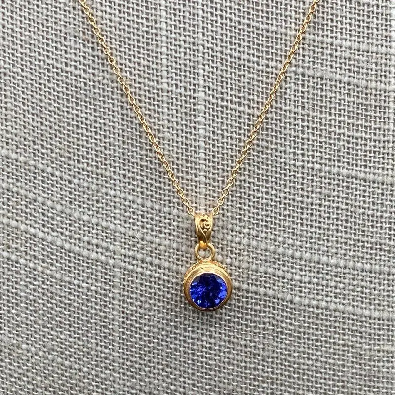 Tanzanite Gemstone Pendant Necklace In Gold 1