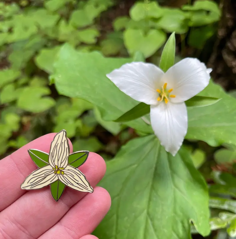 White Trillium Lapel Pin 1